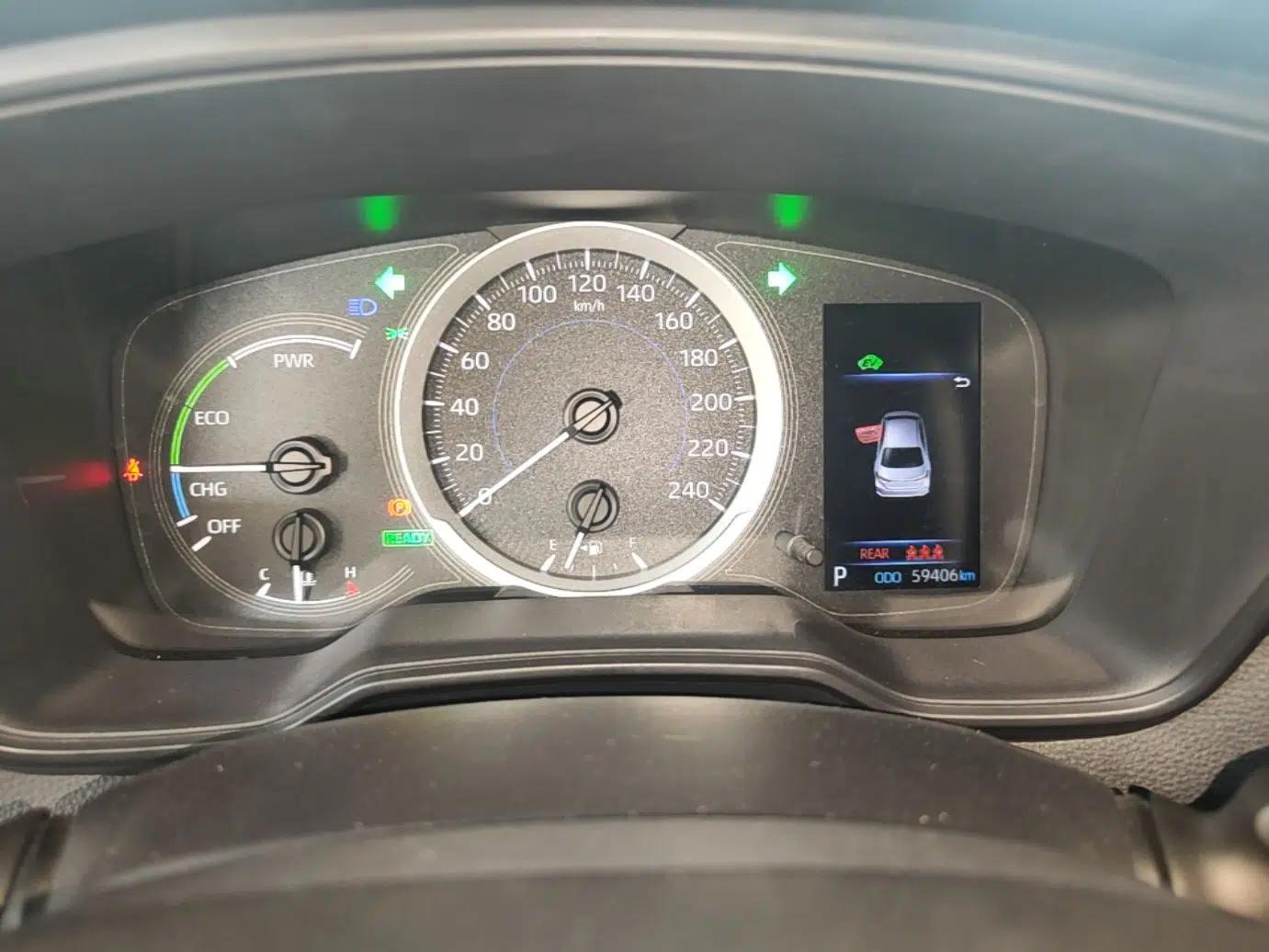 Toyota Corolla 2021 Dual-Engine 1.8L E-CVT Pioneer Edition — миниатюра 14