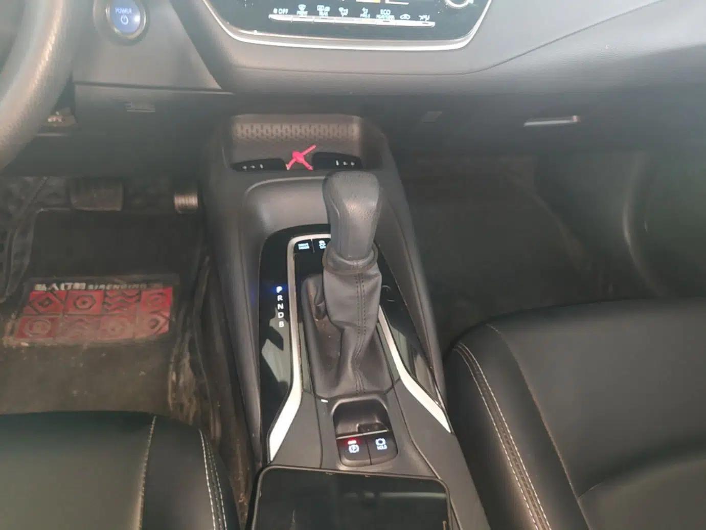 Toyota Corolla 2021 Dual-Engine 1.8L E-CVT Pioneer Edition — миниатюра 16