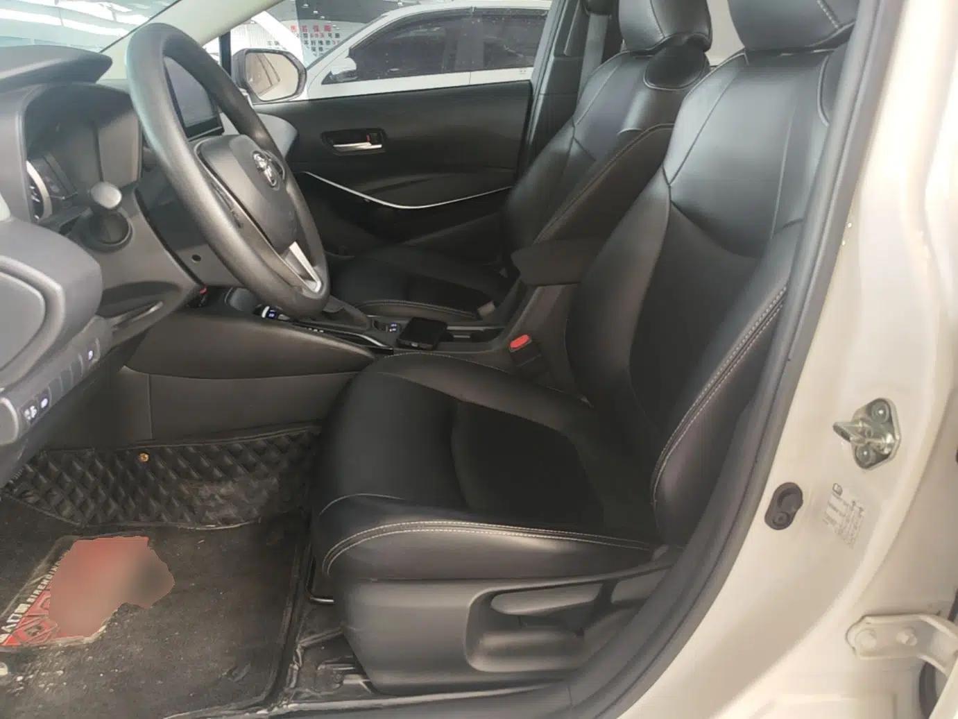Toyota Corolla 2021 Dual-Engine 1.8L E-CVT Pioneer Edition — миниатюра 17