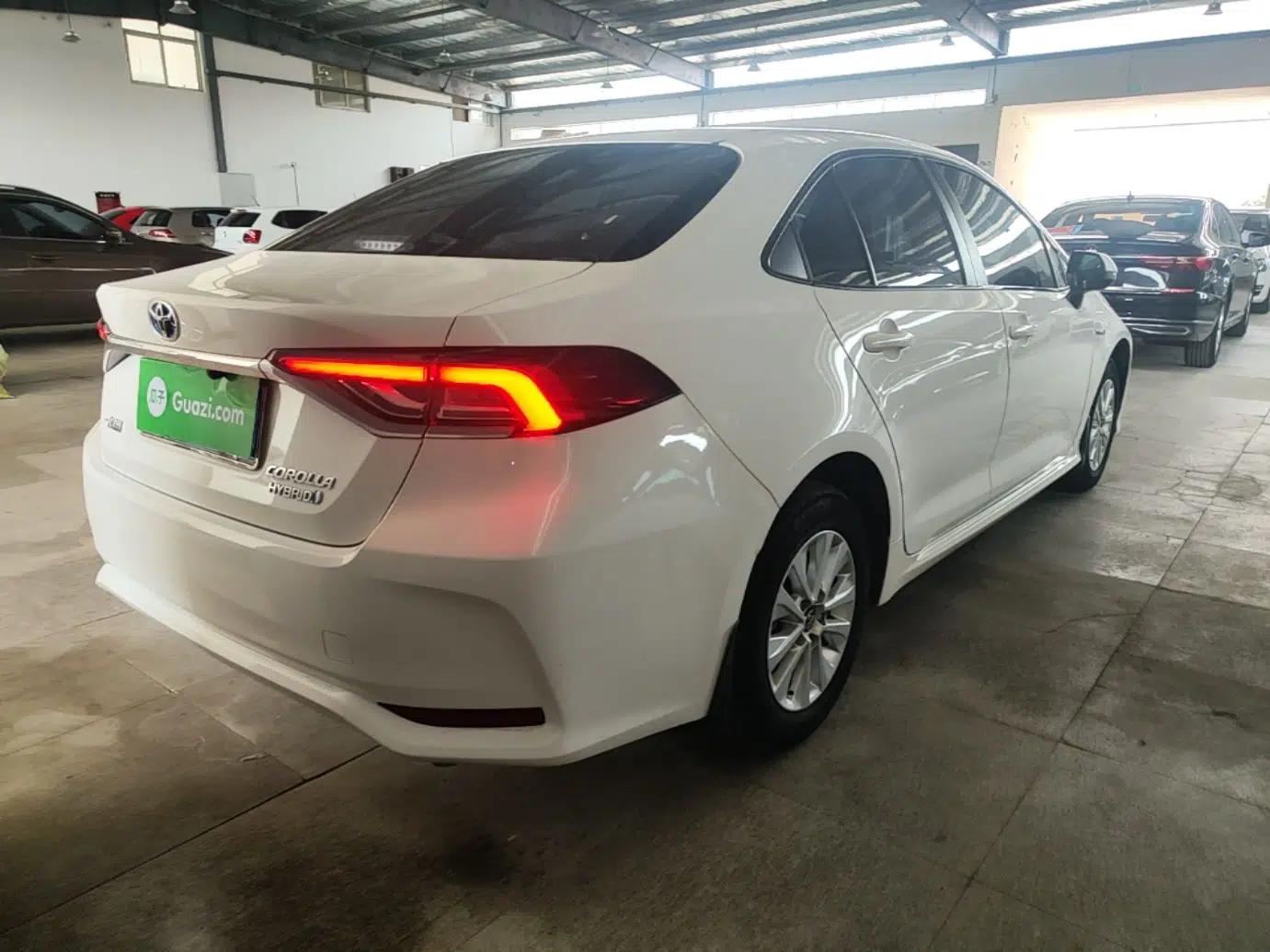 Toyota Corolla 2021 Dual-Engine 1.8L E-CVT Pioneer Edition — миниатюра 6