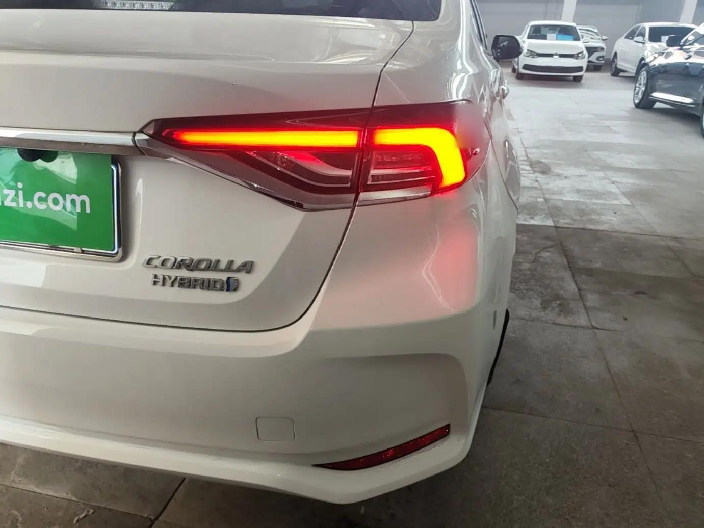 Toyota Corolla 2021 Dual-Engine 1.8L E-CVT Pioneer Edition — миниатюра 9