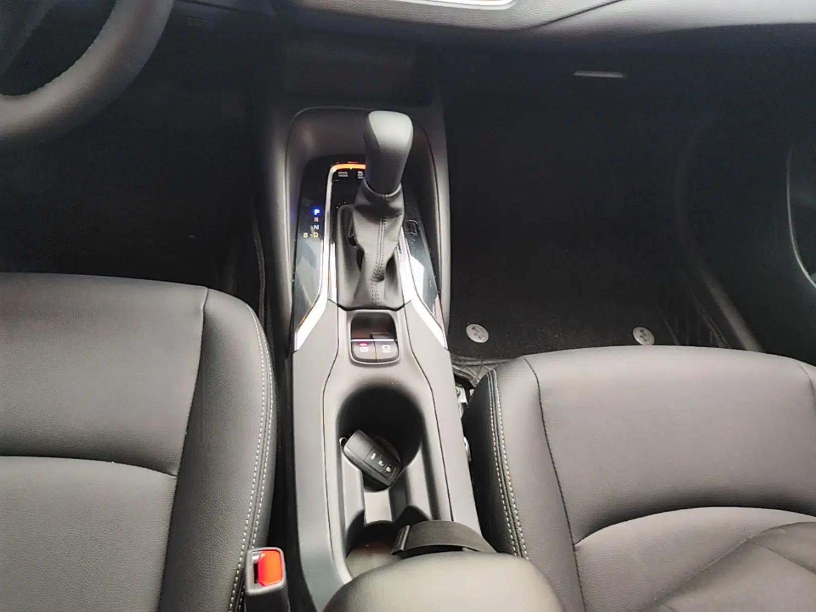 Toyota Corolla 2022 Dual-Motor 1.8L E-CVT Pioneer Edition — миниатюра 16