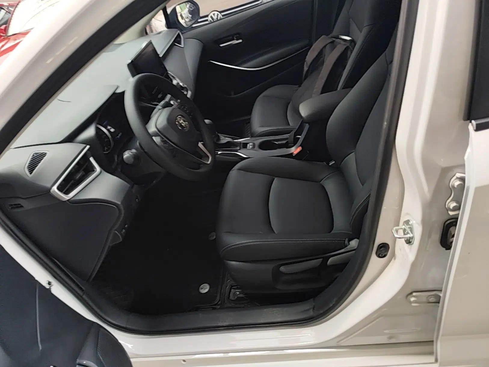 Toyota Corolla 2022 Dual-Motor 1.8L E-CVT Pioneer Edition — миниатюра 17