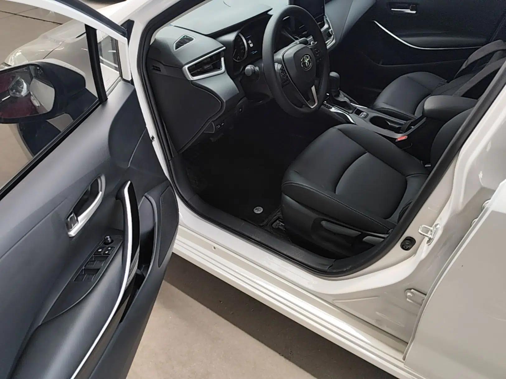 Toyota Corolla 2022 Dual-Motor 1.8L E-CVT Pioneer Edition — миниатюра 18