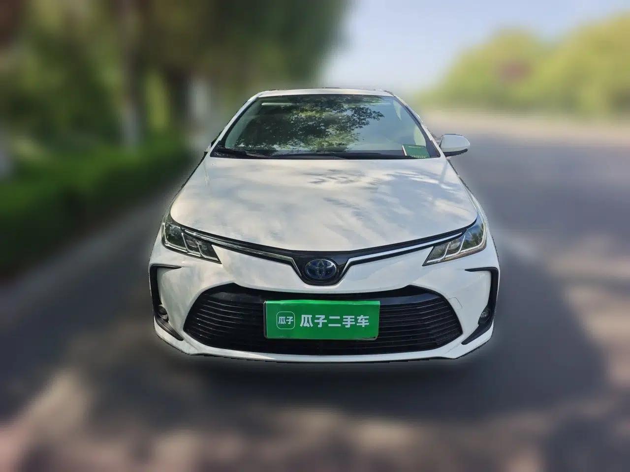 Toyota Corolla 2021 Dual-Motor 1.8L E-CVT Elite Edition — миниатюра 2