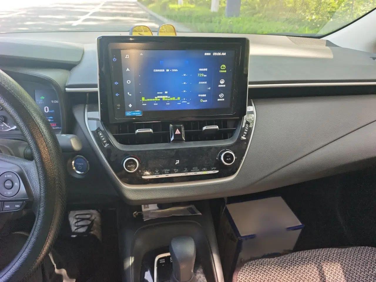 Toyota Corolla 2021 Dual-Motor 1.8L E-CVT Elite Edition — миниатюра 12