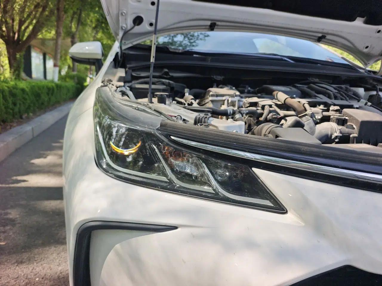 Toyota Corolla 2021 Dual-Motor 1.8L E-CVT Elite Edition — миниатюра 7