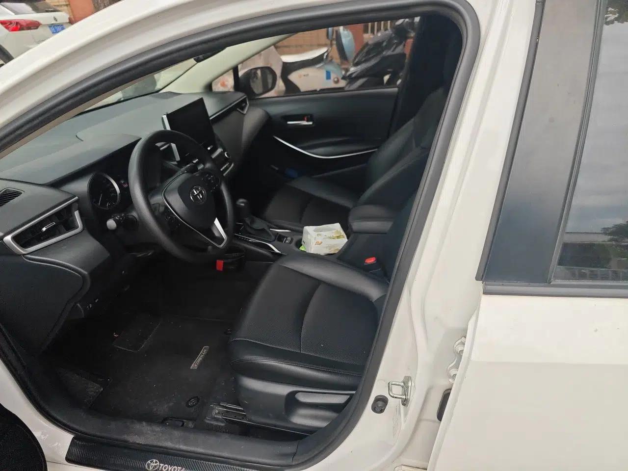 Toyota Corolla 2021 Dual-Motor 1.8L E-CVT Elite Edition — миниатюра 15