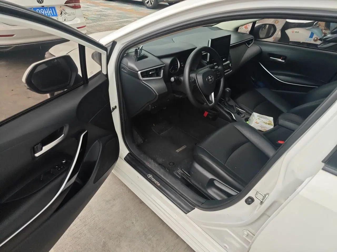 Toyota Corolla 2021 Dual-Motor 1.8L E-CVT Elite Edition — миниатюра 16