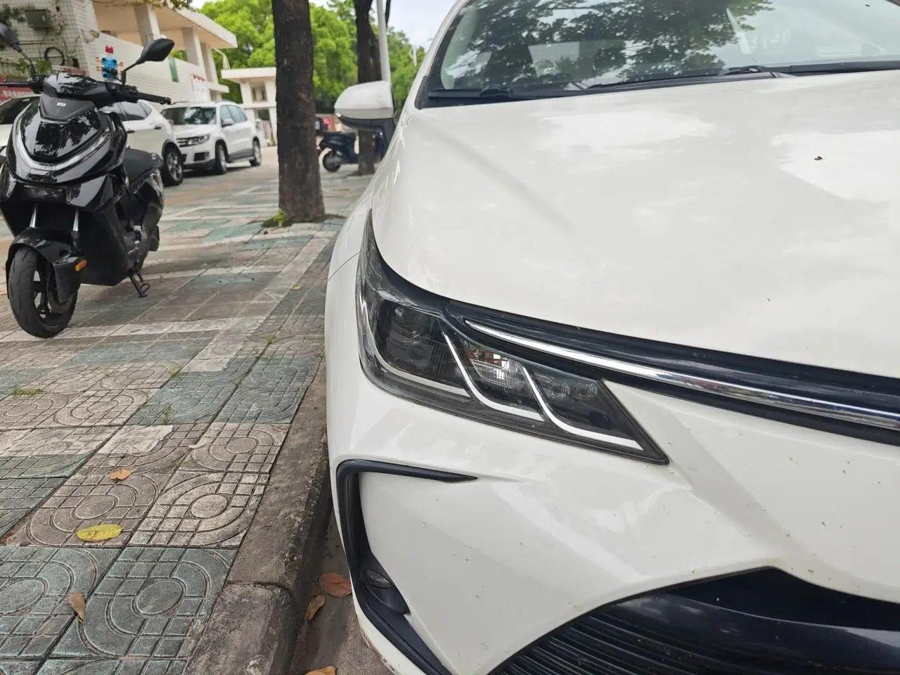 Toyota Corolla 2021 Dual-Motor 1.8L E-CVT Elite Edition — миниатюра 7