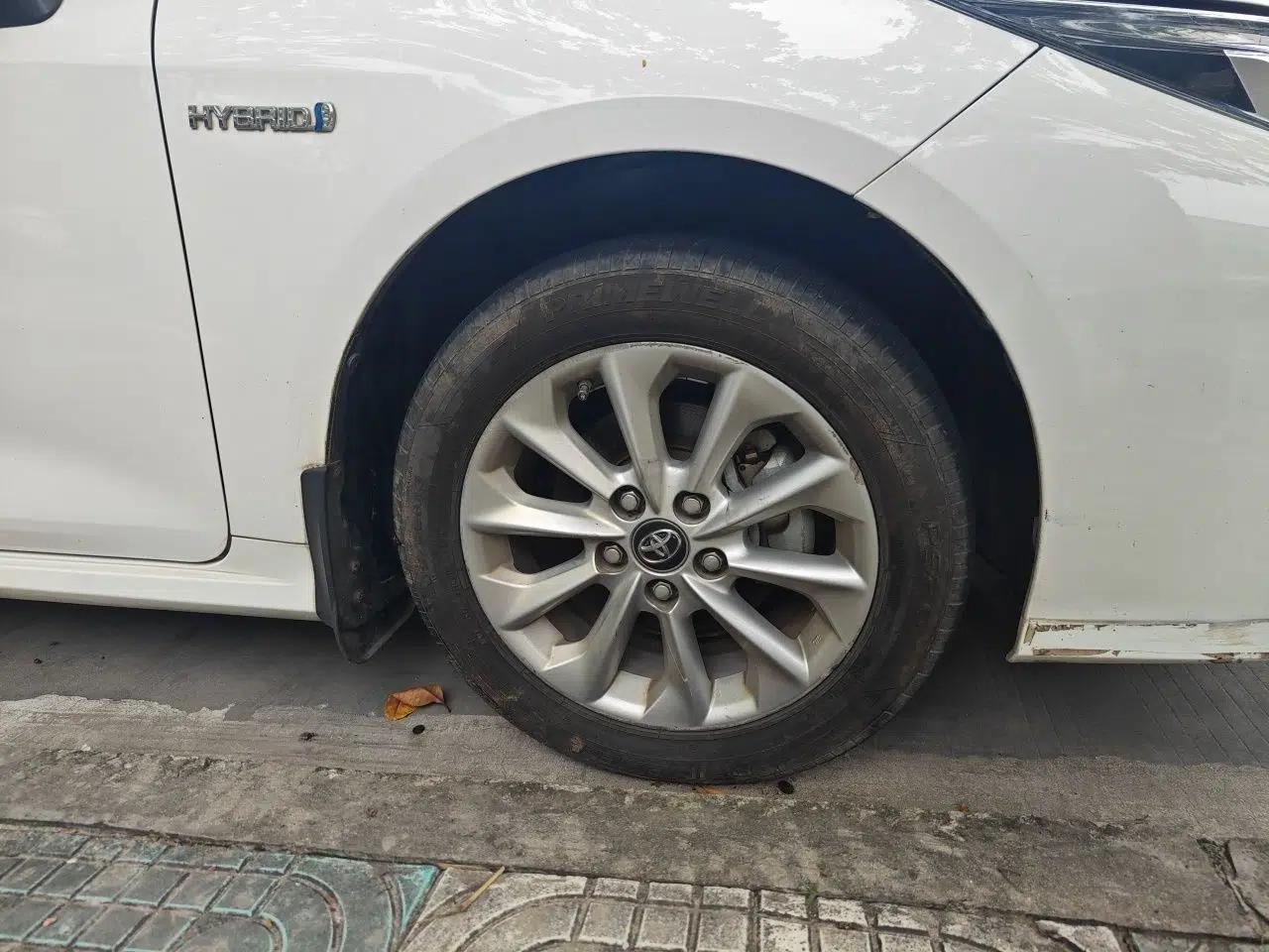 Toyota Corolla 2021 Dual-Motor 1.8L E-CVT Elite Edition — миниатюра 8