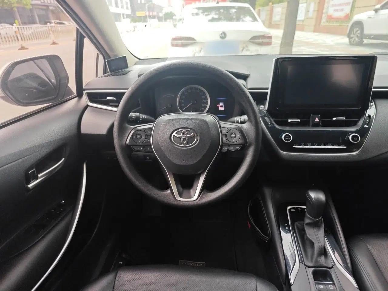 Toyota Corolla 2021 Dual-Motor 1.8L E-CVT Elite Edition — миниатюра 10