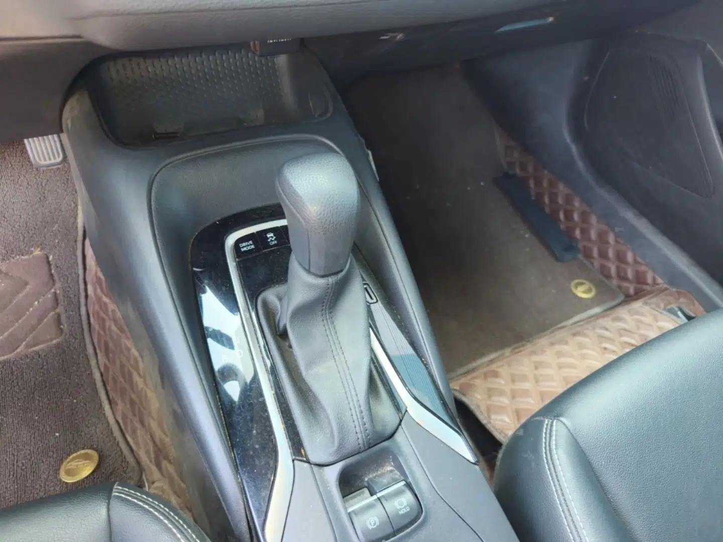 Toyota Corolla 2023 1.8L Smart Electric Hybrid Dual-Motor Elite Edition — миниатюра 16