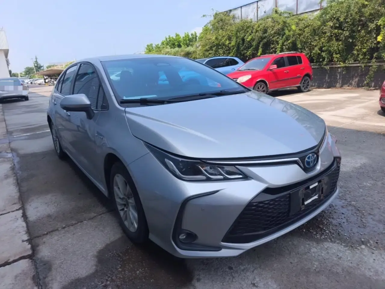 Toyota Corolla 2023 1.8L Smart Electric Hybrid Dual-Motor Elite Edition — миниатюра 3