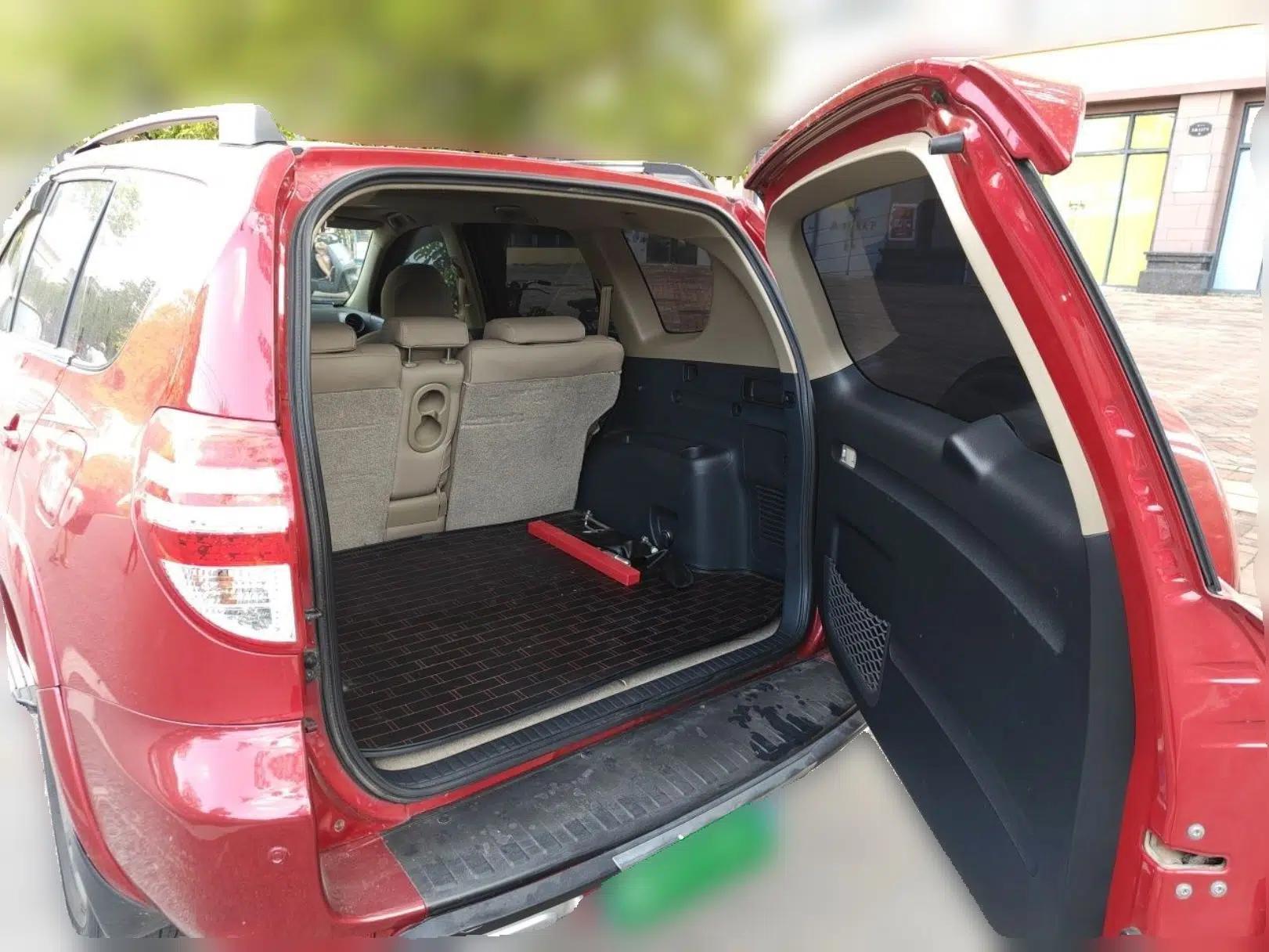 Toyota RAV4 2013 Special Edition 2.0L Automatic Classic — миниатюра 19