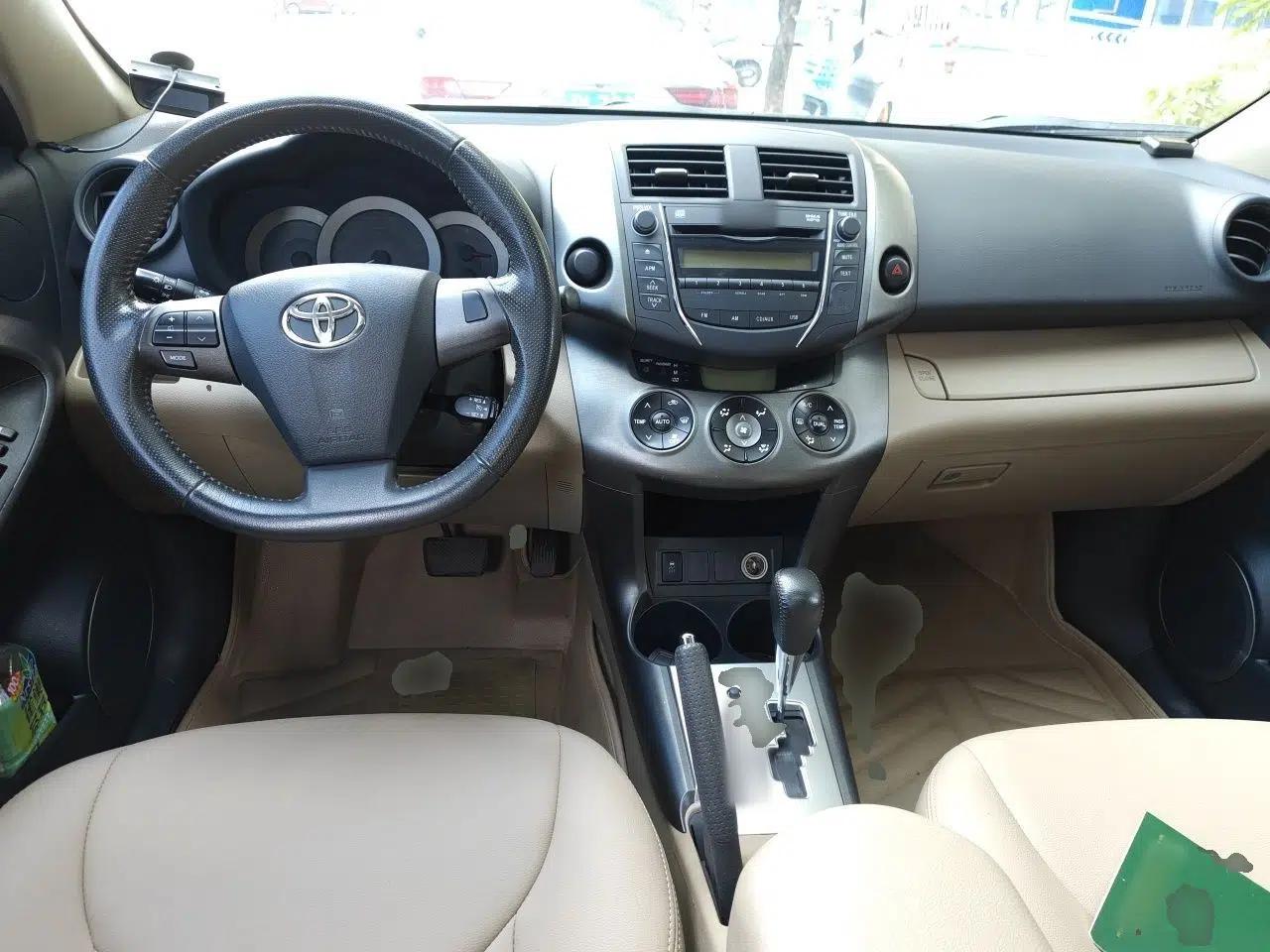 Toyota RAV4 2013 Special Edition 2.0L Automatic Classic — миниатюра 9