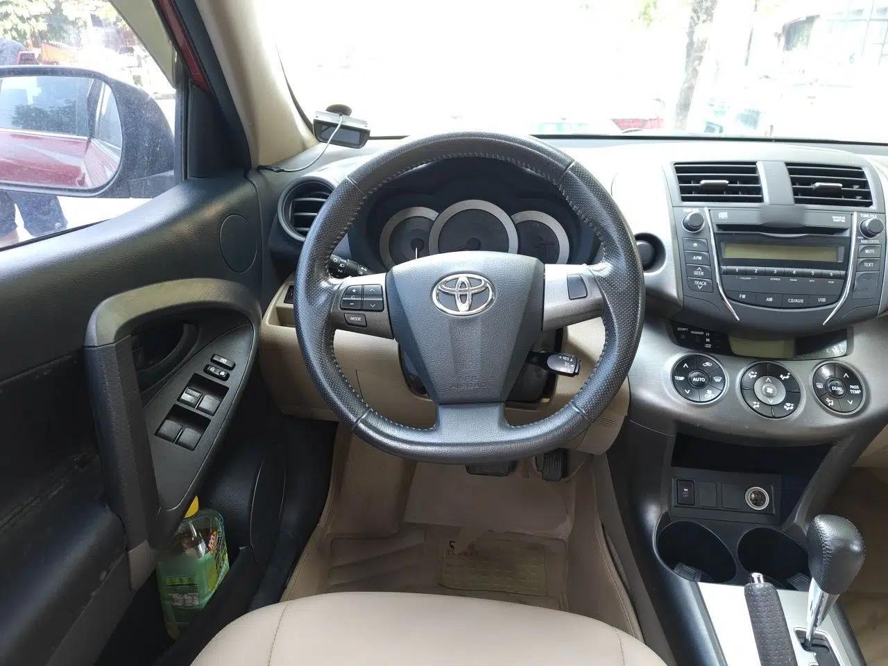 Toyota RAV4 2013 Special Edition 2.0L Automatic Classic — миниатюра 10