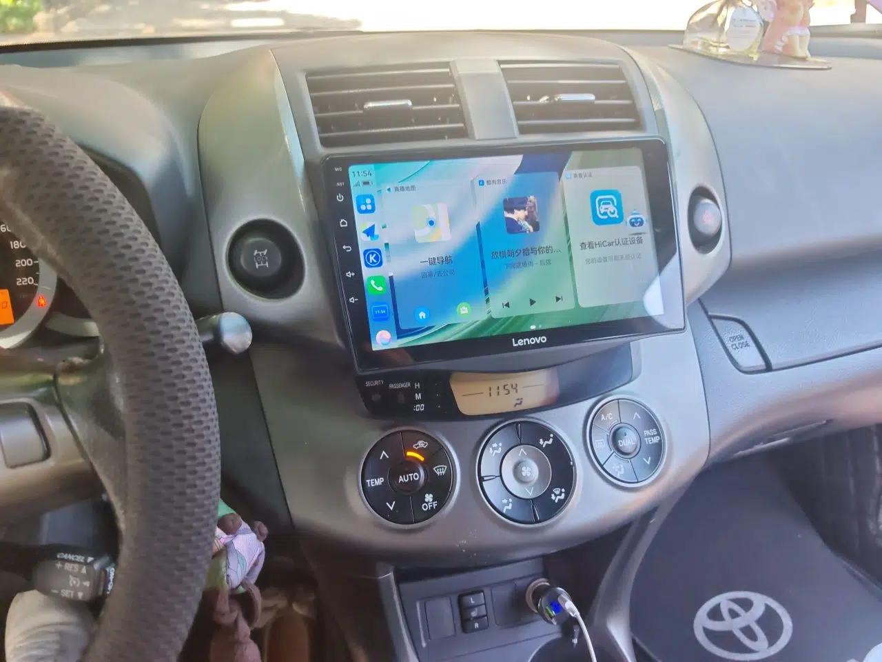 Toyota RAV4 2012 Luxurious 2.4L Automatic 4x4 with Stylish Features — миниатюра 13