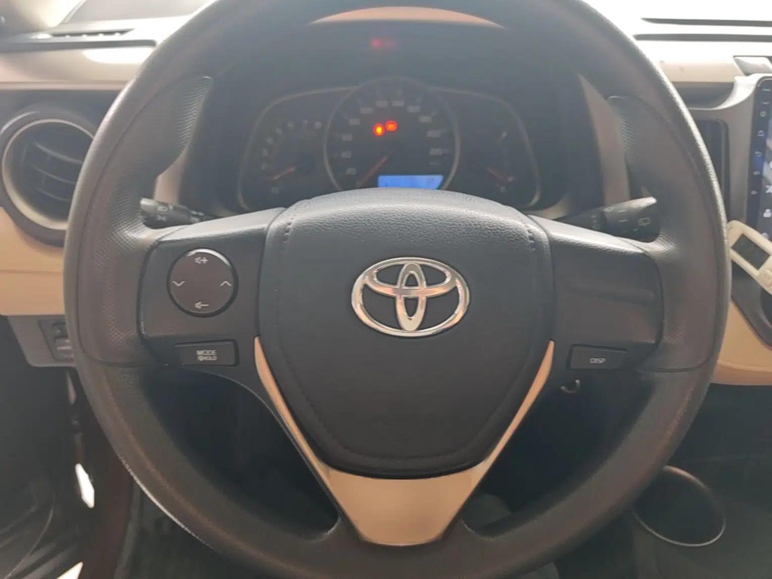 Toyota RAV4 2013 2.0L CVT Two-Wheel Drive Urban Edition — миниатюра 13
