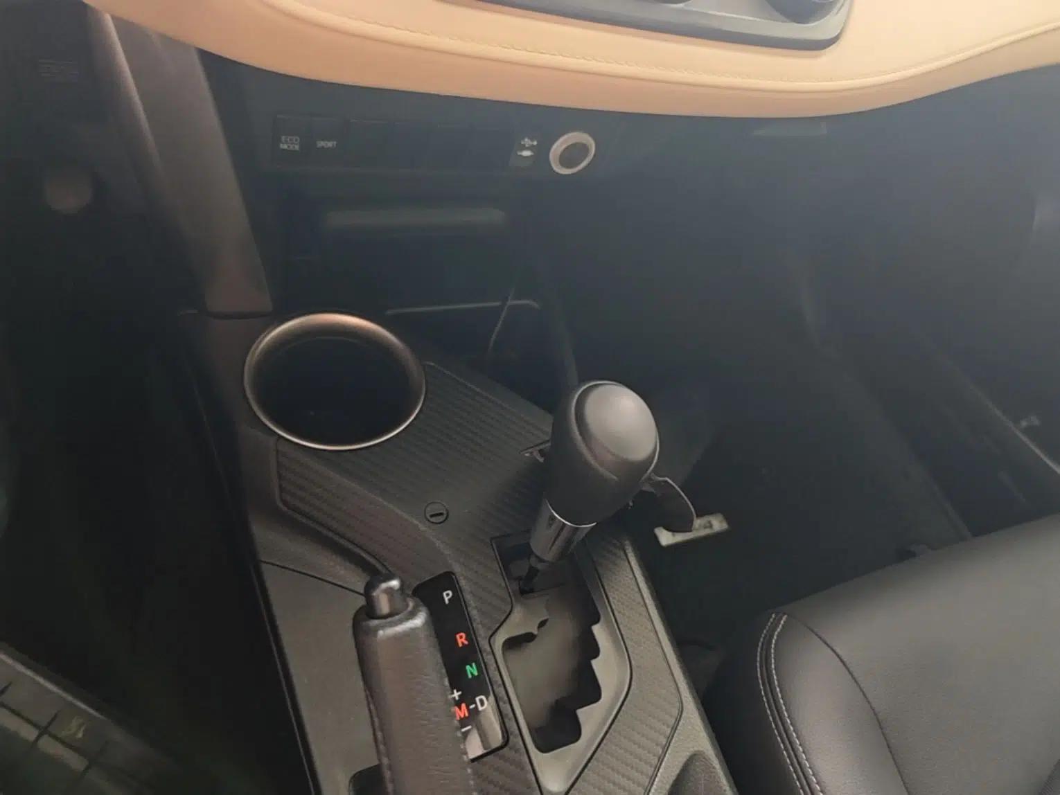 Toyota RAV4 2013 2.0L CVT Two-Wheel Drive Urban Edition — миниатюра 16