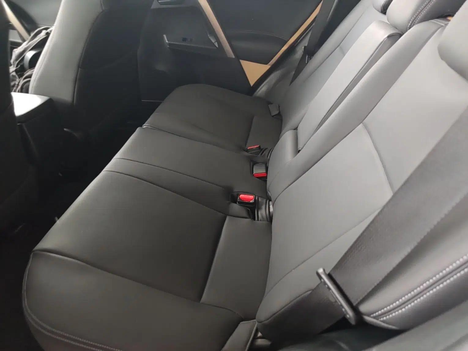 Toyota RAV4 2013 2.0L CVT Two-Wheel Drive Urban Edition — миниатюра 20