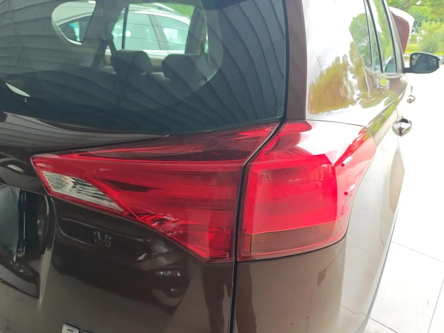 Toyota RAV4 2013 2.0L CVT Two-Wheel Drive Urban Edition — миниатюра 9