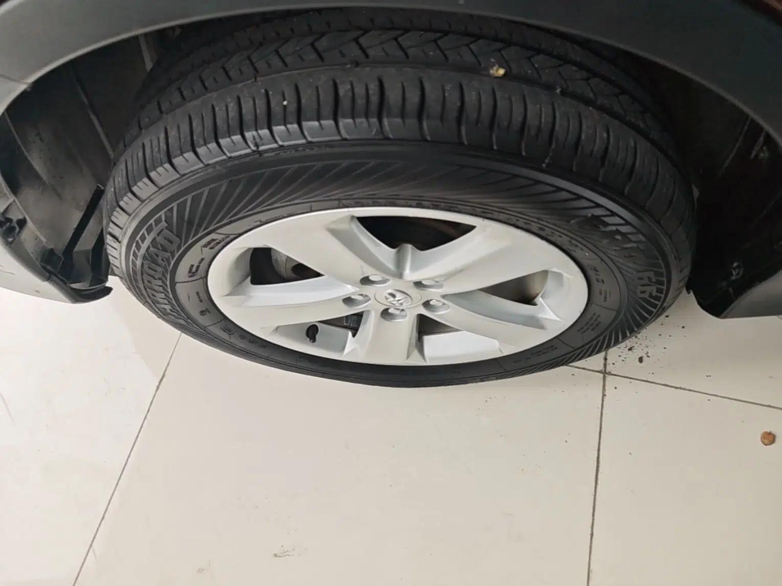 Toyota RAV4 2013 2.0L CVT Two-Wheel Drive Urban Edition — миниатюра 10