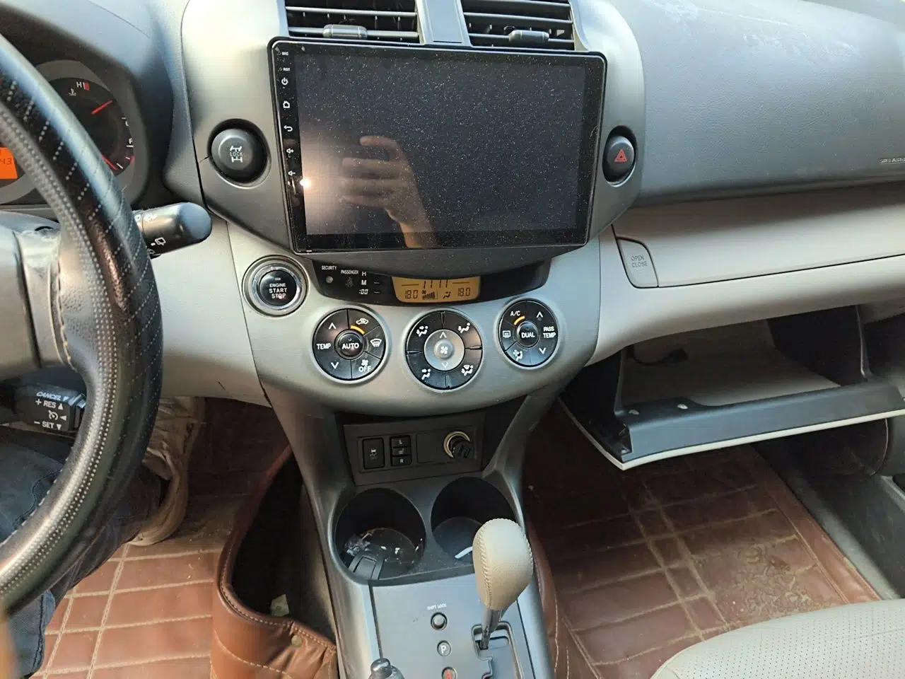 Toyota RAV4 2011 2.4L Automatic 4x4 Luxury Edition — миниатюра 13