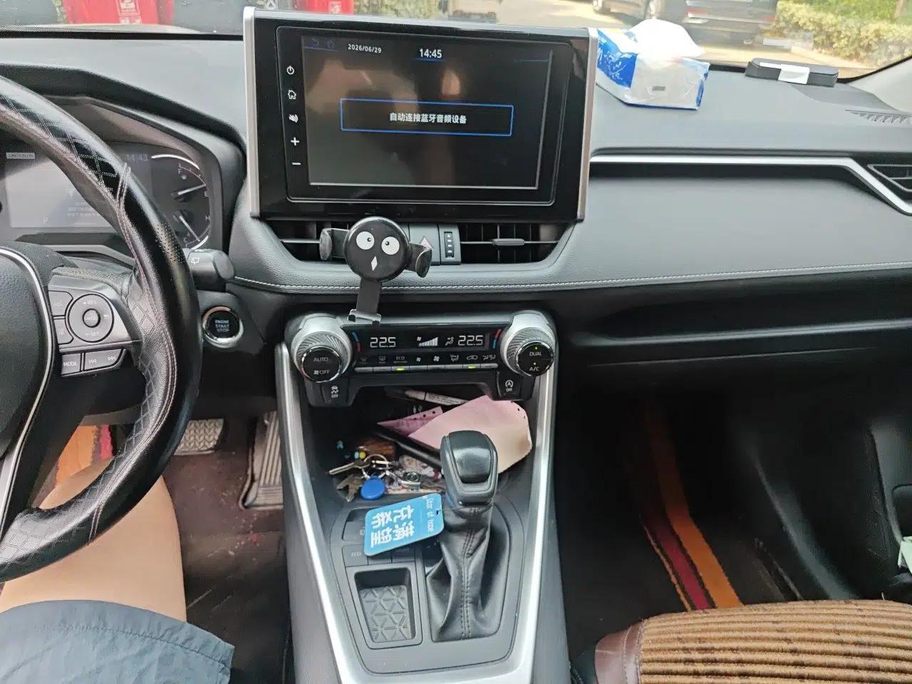 Toyota RAV4 2020 2.0L CVT Two-Wheel Drive Fashion Edition — миниатюра 13