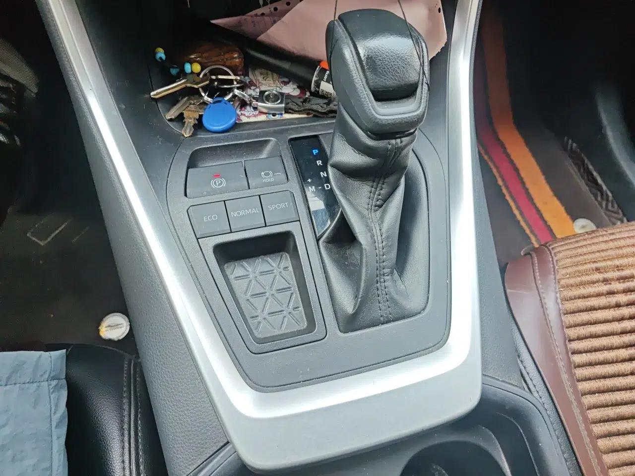 Toyota RAV4 2020 2.0L CVT Two-Wheel Drive Fashion Edition — миниатюра 14