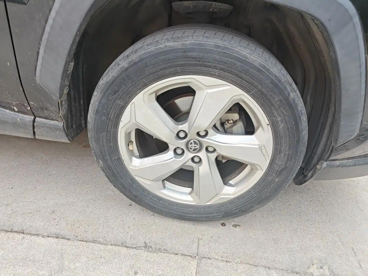 Toyota RAV4 2020 2.0L CVT Two-Wheel Drive Fashion Edition — миниатюра 8