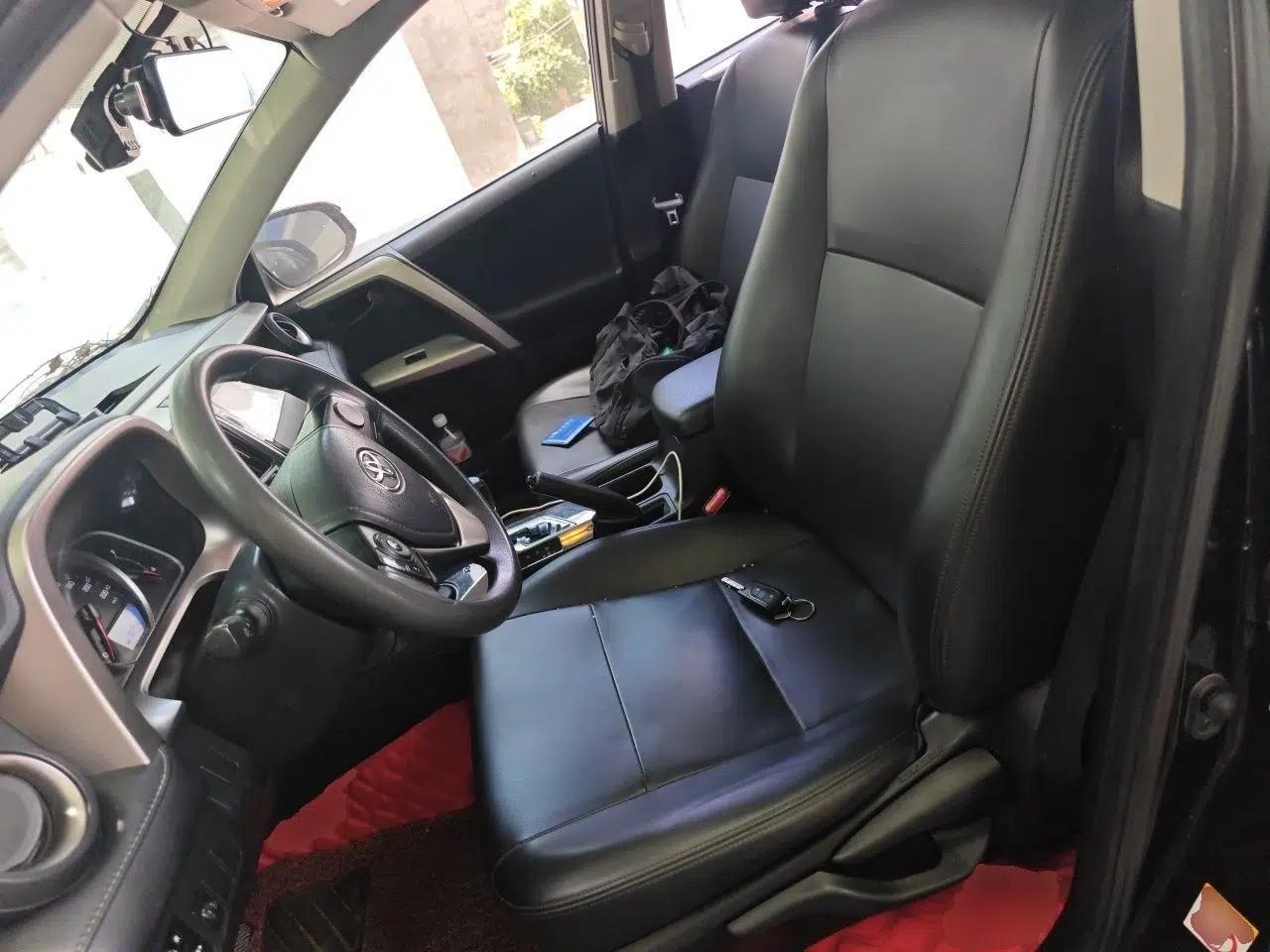 Toyota RAV4 2015 2.0L CVT Two-Wheel Drive Fashion Edition — миниатюра 15