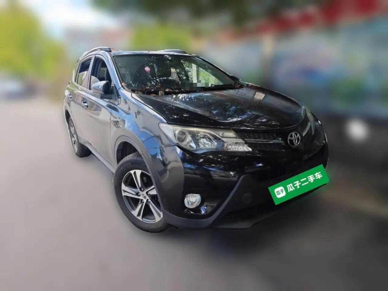 Toyota RAV4 2015 2.0L CVT Two-Wheel Drive Fashion Edition — миниатюра 3