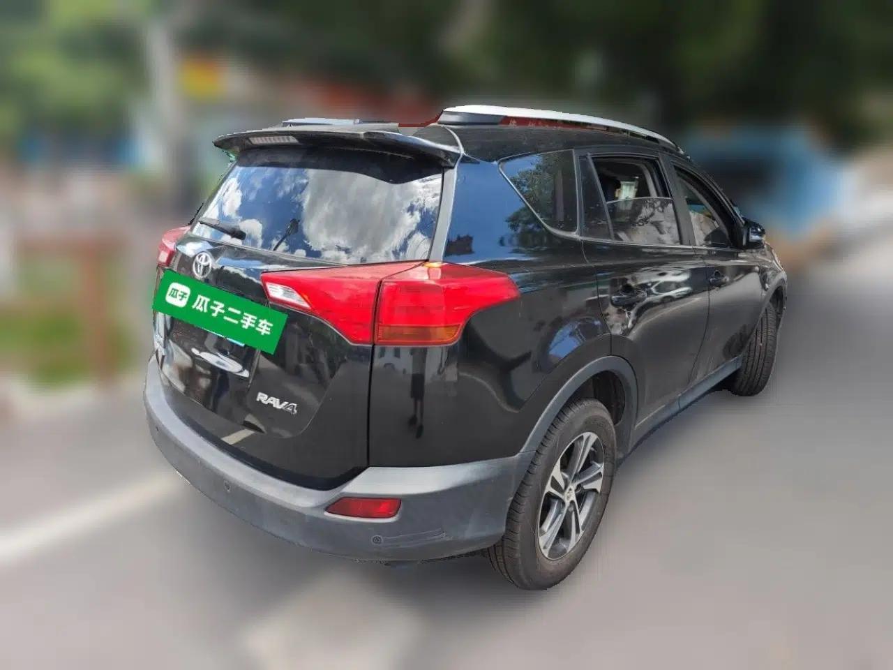 Toyota RAV4 2015 2.0L CVT Two-Wheel Drive Fashion Edition — миниатюра 6