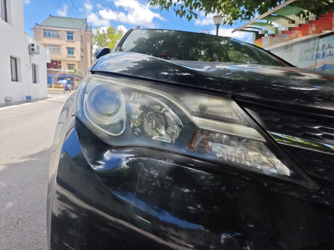 Toyota RAV4 2015 2.0L CVT Two-Wheel Drive Fashion Edition — миниатюра 7