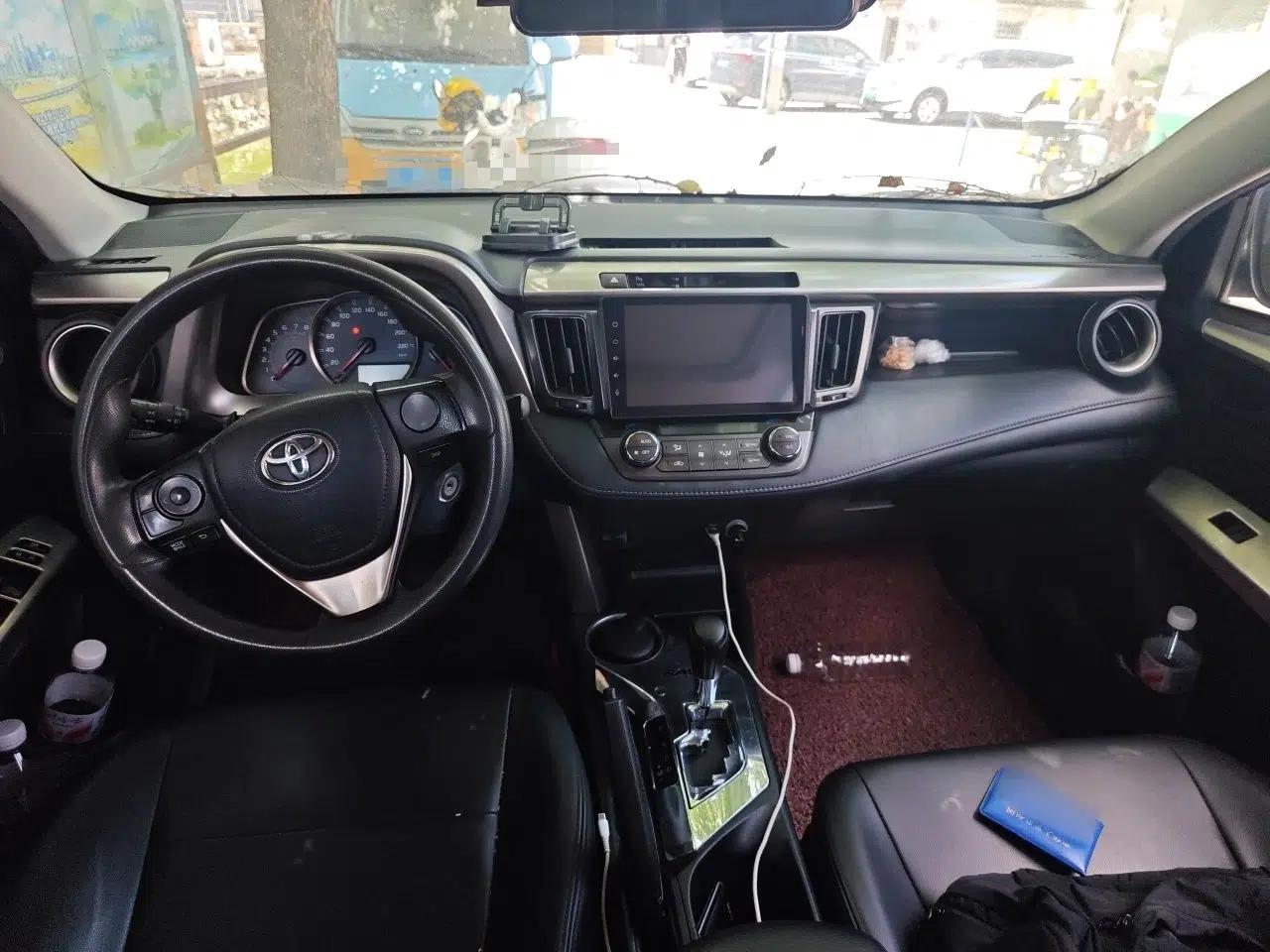 Toyota RAV4 2015 2.0L CVT Two-Wheel Drive Fashion Edition — миниатюра 9