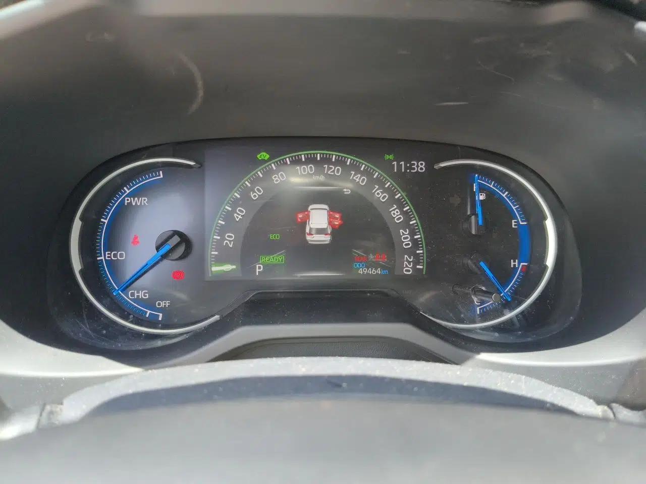 Toyota RAV4 2020 Dual-Engine 2.5L E-CVT 4x4 Elite PLUS Edition — миниатюра 11