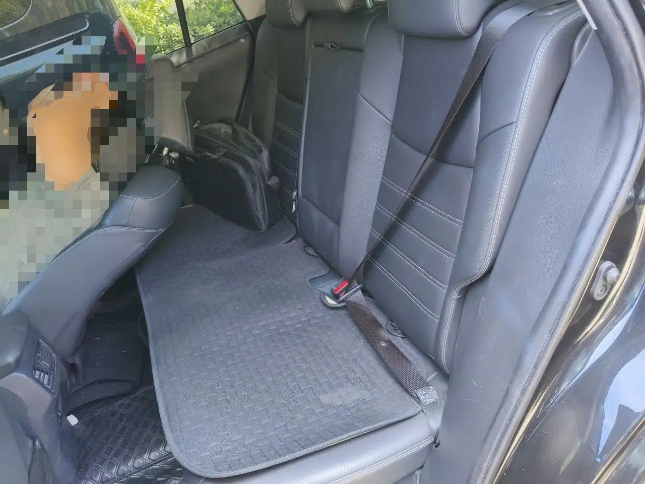 Toyota RAV4 2020 Dual-Engine 2.5L E-CVT 4x4 Elite PLUS Edition — миниатюра 17