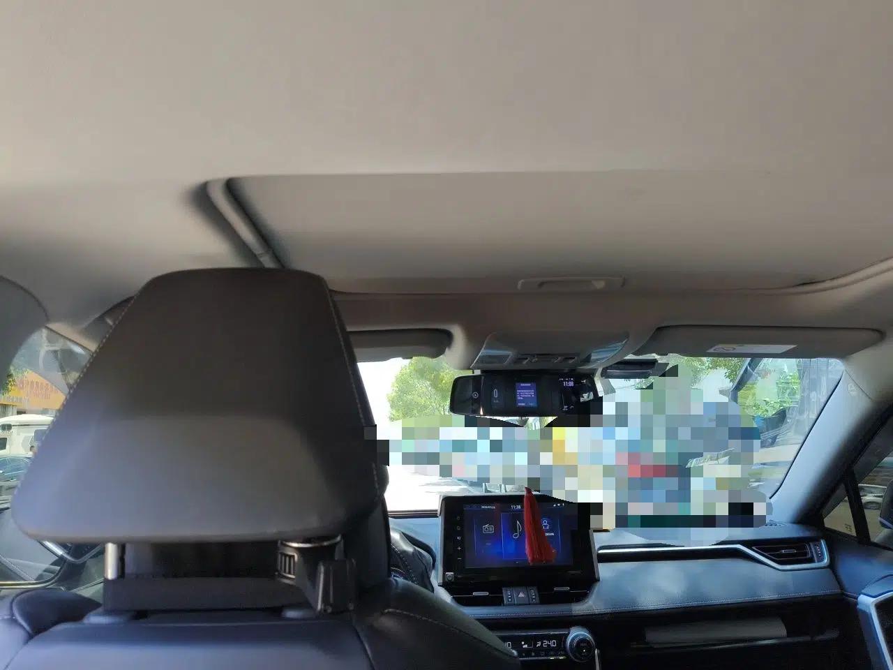 Toyota RAV4 2020 Dual-Engine 2.5L E-CVT 4x4 Elite PLUS Edition — миниатюра 18