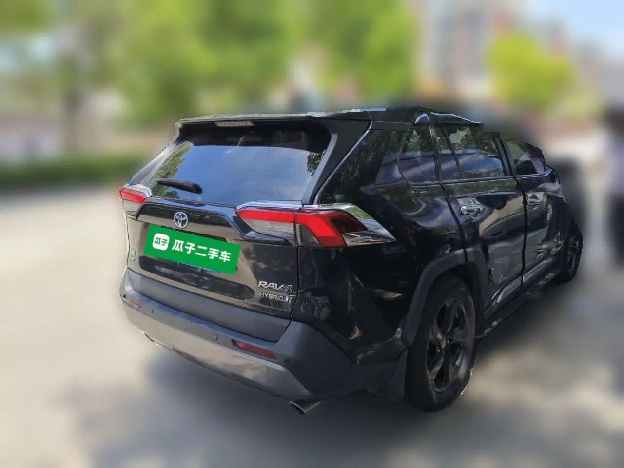 Toyota RAV4 2020 Dual-Engine 2.5L E-CVT 4x4 Elite PLUS Edition — миниатюра 6
