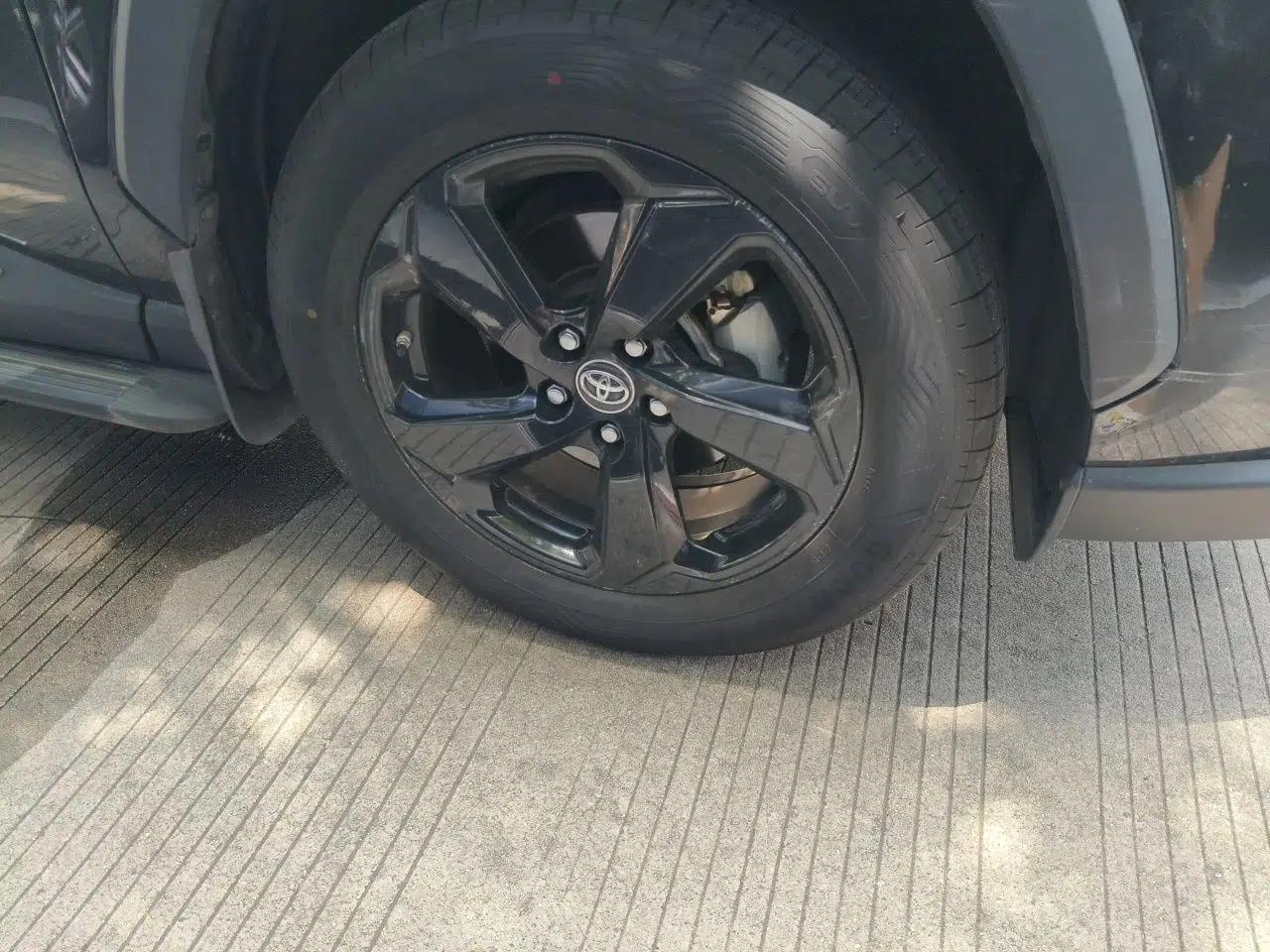 Toyota RAV4 2020 Dual-Engine 2.5L E-CVT 4x4 Elite PLUS Edition — миниатюра 8