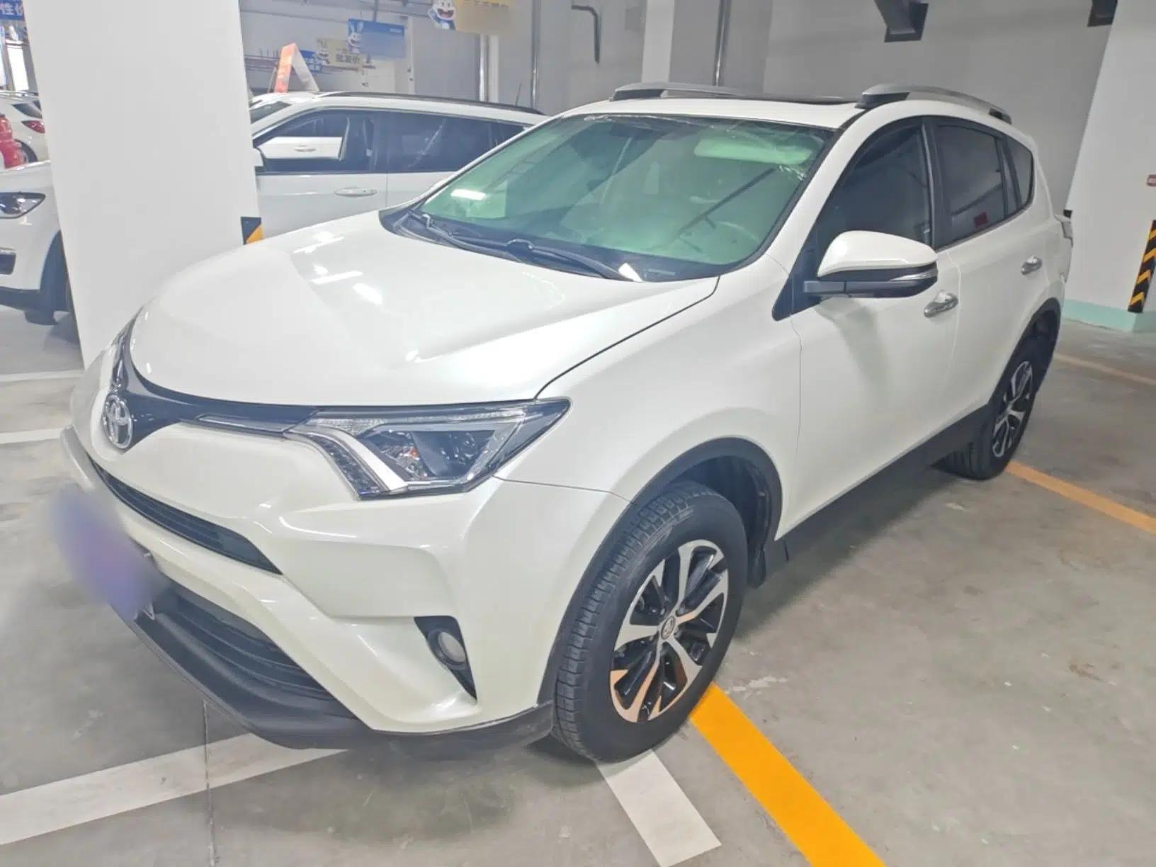 Toyota RAV4 2016 2.0L CVT Two-Wheel Drive Fashion Edition China V Standard — миниатюра 1