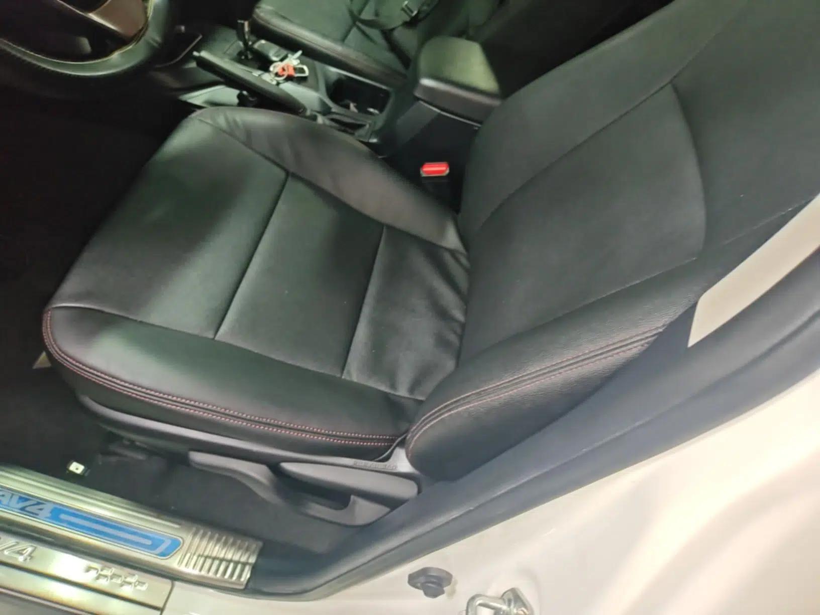 Toyota RAV4 2016 2.0L CVT Two-Wheel Drive Fashion Edition China V Standard — миниатюра 17