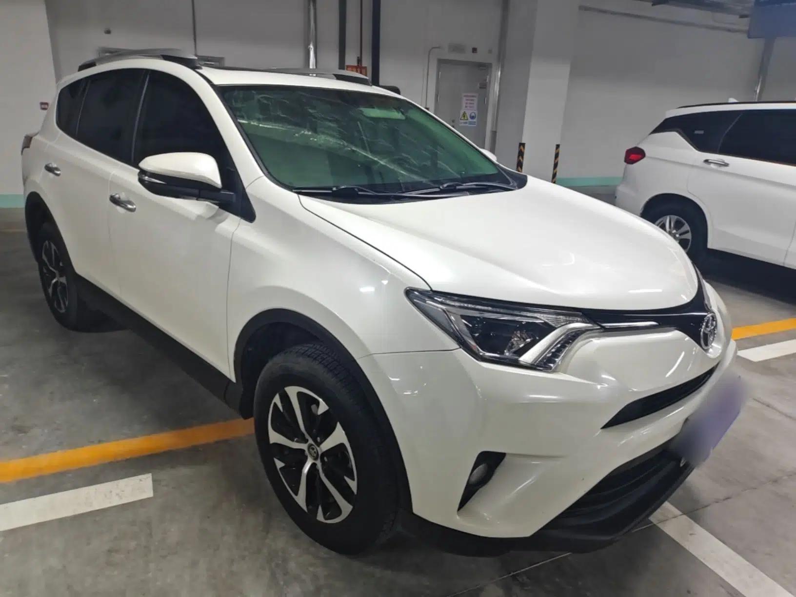 Toyota RAV4 2016 2.0L CVT Two-Wheel Drive Fashion Edition China V Standard — миниатюра 3
