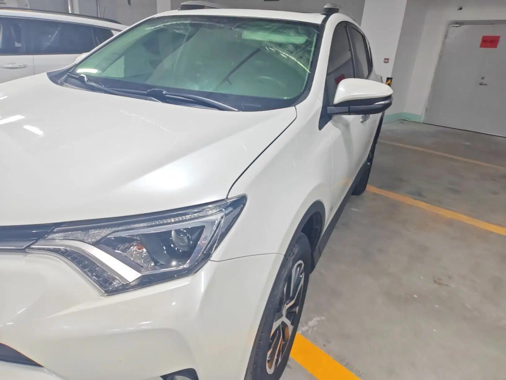 Toyota RAV4 2016 2.0L CVT Two-Wheel Drive Fashion Edition China V Standard — миниатюра 8