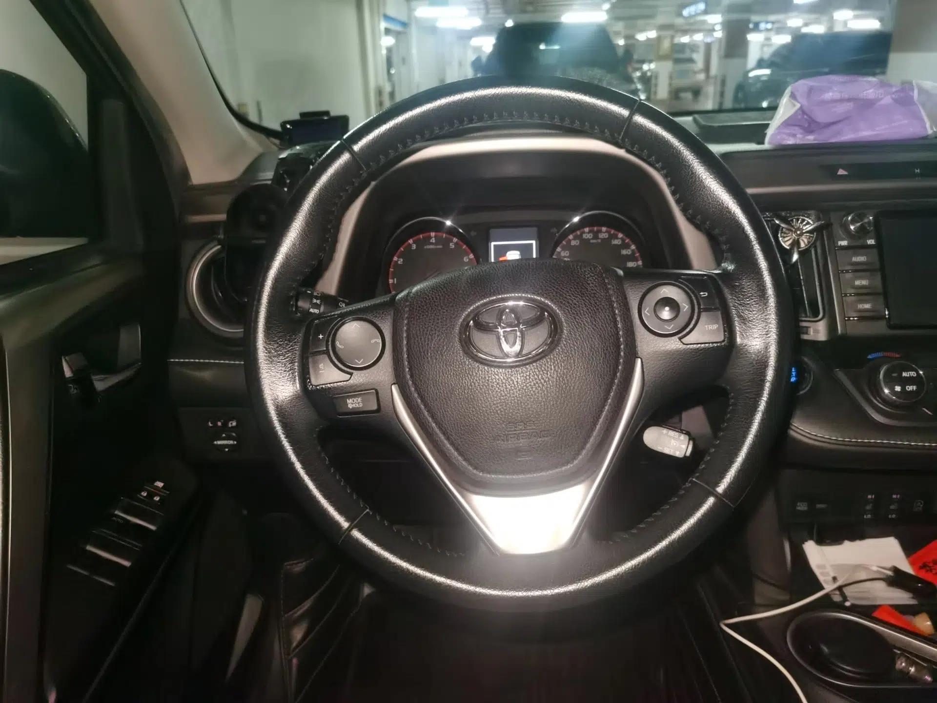 Toyota RAV4 2016 2.0L CVT Two-Wheel Drive Smart Edition China V Standard — миниатюра 9
