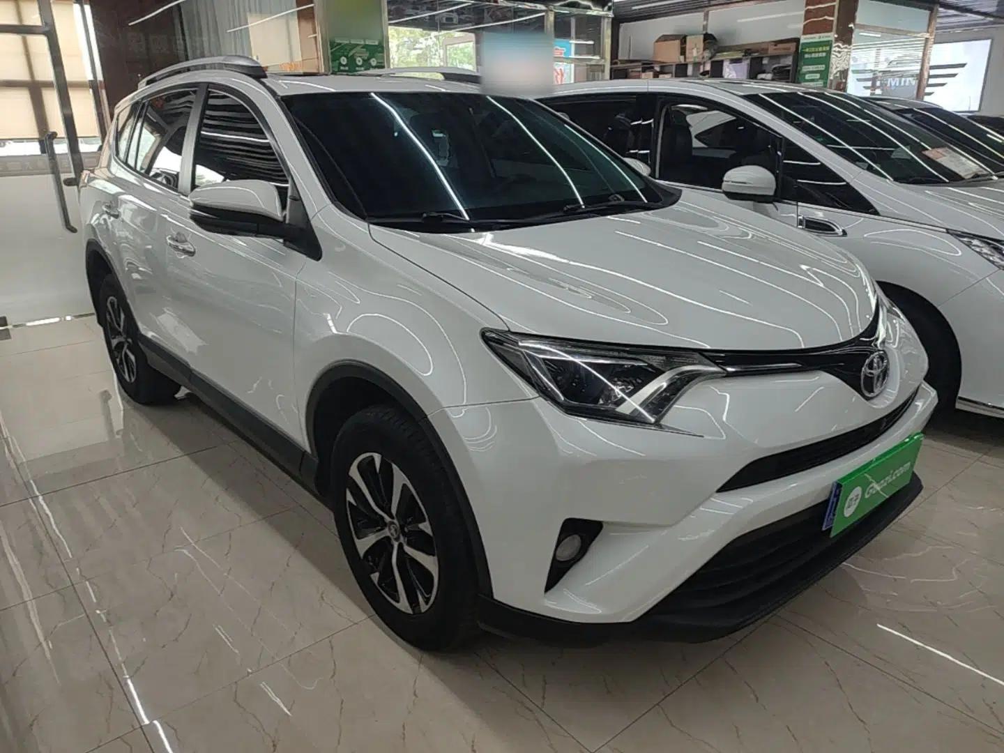 Toyota RAV4 2016 2.0L CVT Two-Wheel Drive Fashion Edition China V Standard — миниатюра 3