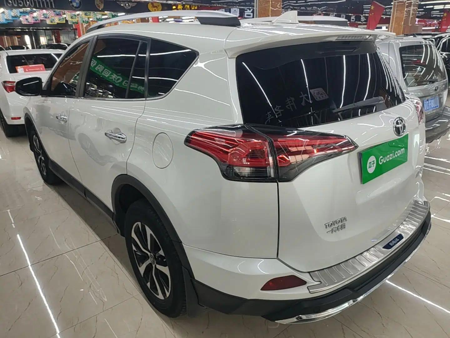 Toyota RAV4 2016 2.0L CVT Two-Wheel Drive Fashion Edition China V Standard — миниатюра 4