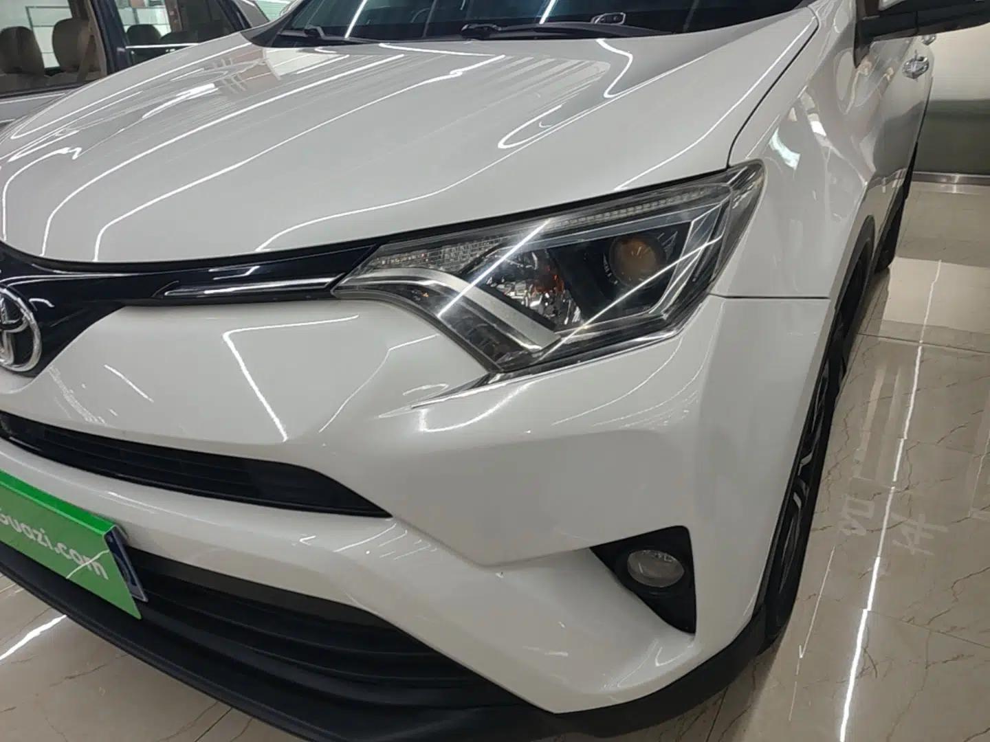Toyota RAV4 2016 2.0L CVT Two-Wheel Drive Fashion Edition China V Standard — миниатюра 8