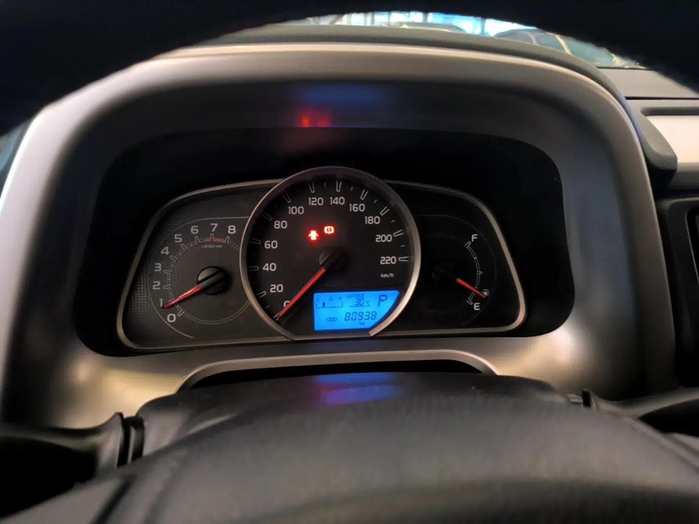 Toyota RAV4 2015 2.0L CVT Two-Wheel Drive Fashion Edition — миниатюра 14